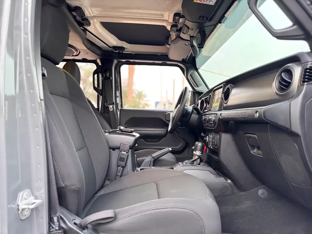 JEEP WRANGLER RUBICON / GCC SPECS / 38,000 Km / 3 YEARS WARRANTY - Image 13
