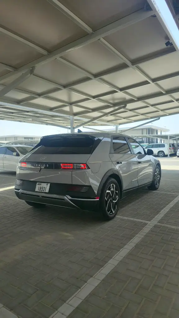 2022 Hyundai Ioniq 5 SEL - American Specs - GCC Ready - Image 4