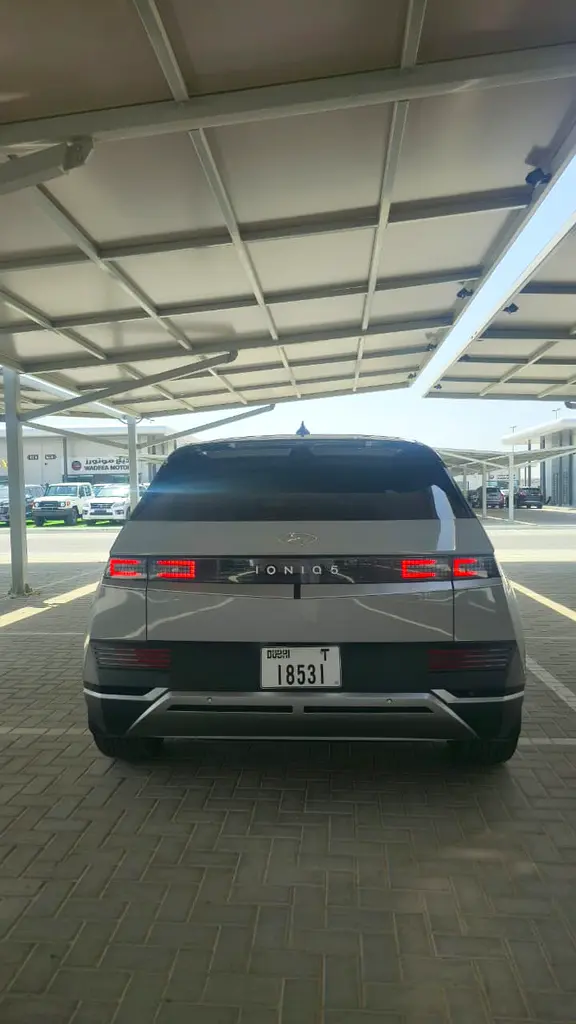 2022 Hyundai Ioniq 5 SEL - American Specs - GCC Ready - Image 5
