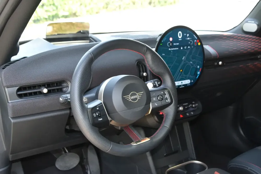 2025 ll Mini Cooper S JCW ll Gcc ll Warranty And service Contract AGMC - Image 12