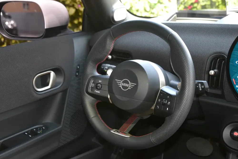 2025 ll Mini Cooper S JCW ll Gcc ll Warranty And service Contract AGMC - Image 17