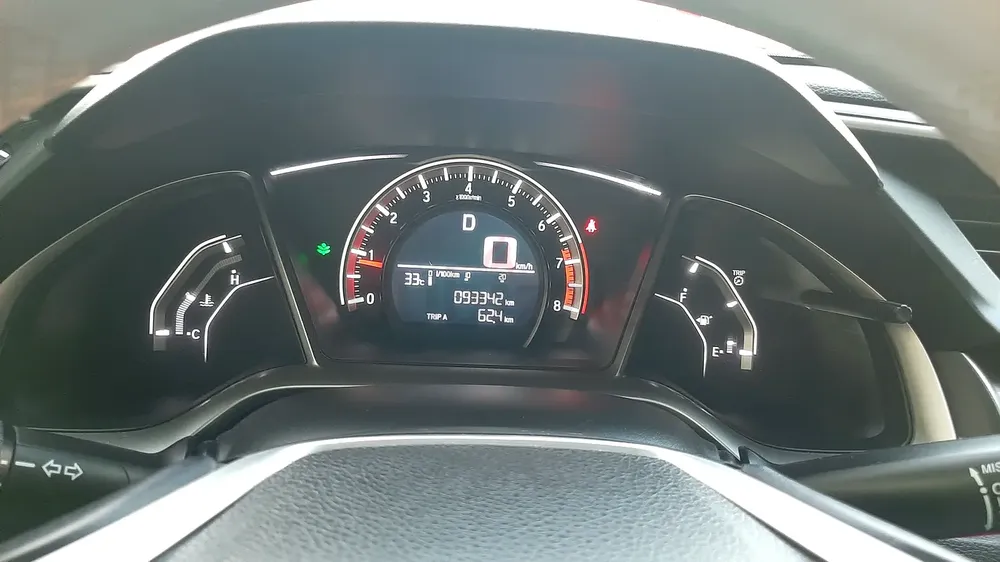 Honda Civic EXI 2017 Model No2 Option Push Start fully Automatic GCC Family Used Sale - Image 8
