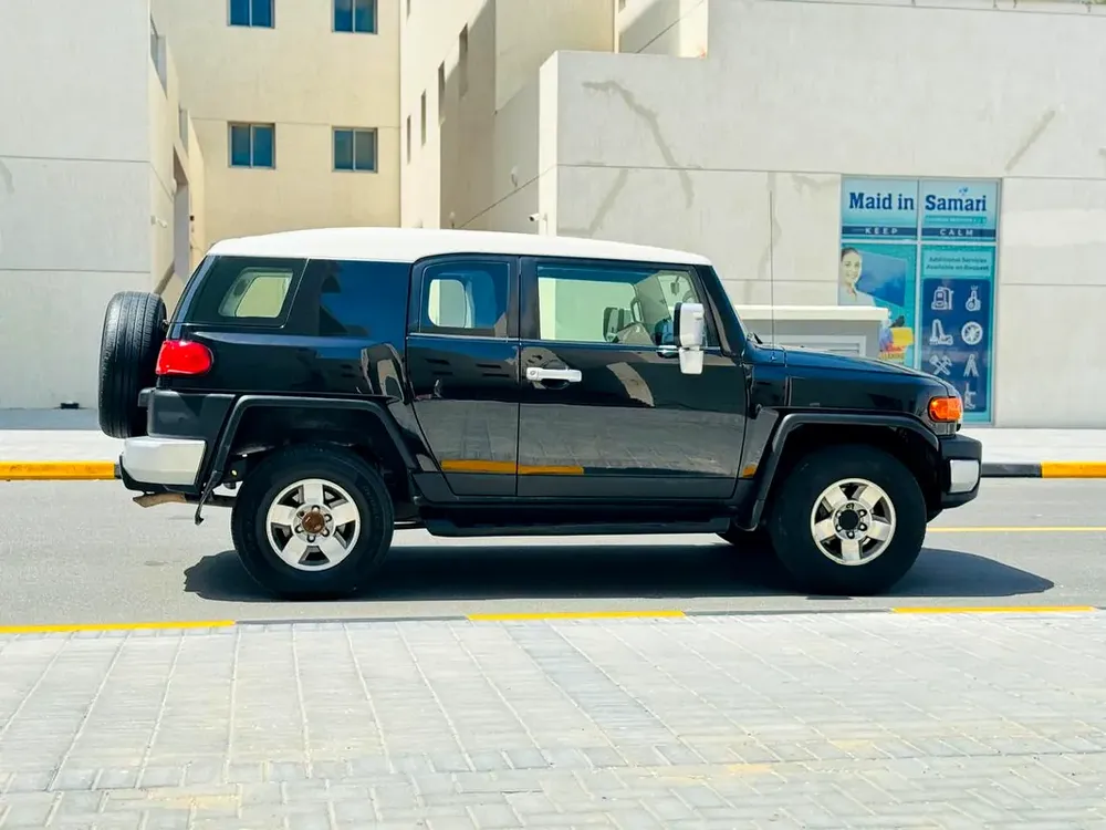 Toyota FJ cruiser // Gcc space // Model 2009 // Good conditions - Image 12