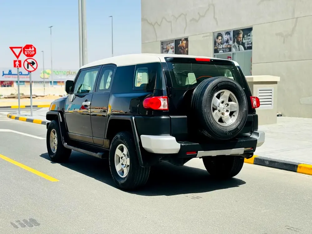 Toyota FJ cruiser // Gcc space // Model 2009 // Good conditions - Image 16