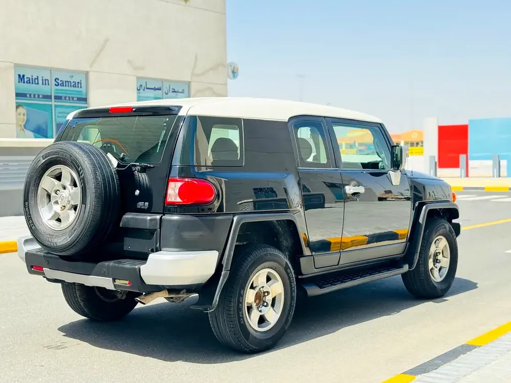 Toyota FJ cruiser // Gcc space // Model 2009 // Good conditions - Image 18