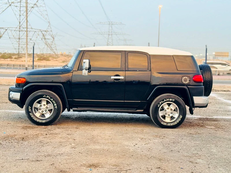 Toyota FJ cruiser // Gcc space // Model 2009 // Good conditions - Image 6