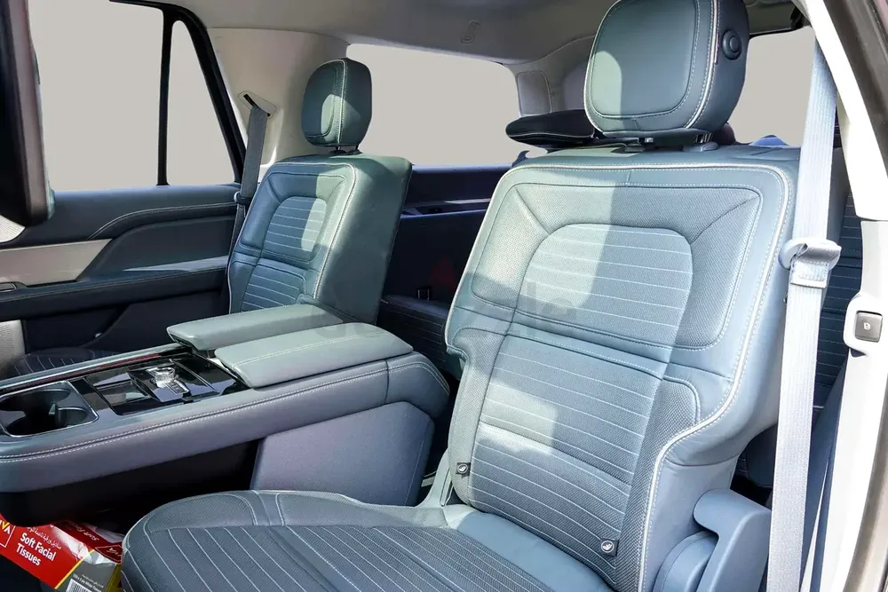 AED 1748/month | 2018 Lincoln Navigator Presidential | GCC Specs | Ref#381191 - Image 13