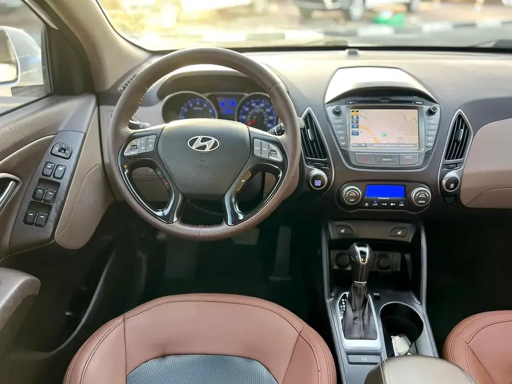 2014 Hyundai Tucson Limited 2.4L V4 - Rear Camera - panoramic sunroof - Leather Seats - Image 12