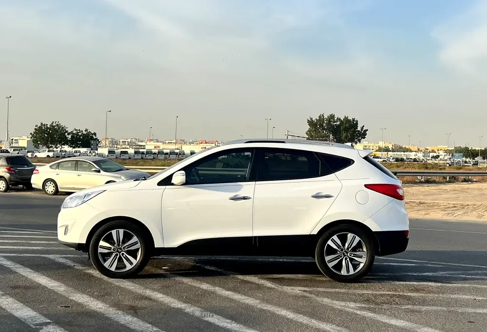 2014 Hyundai Tucson Limited 2.4L V4 - Rear Camera - panoramic sunroof - Leather Seats - Image 4