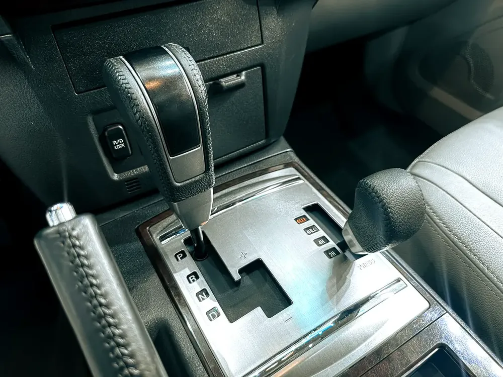 AED 970 // 20% DP // 2019 Mitsubishi Pajero GLS Top 3.8L V6 4WD - Image 14