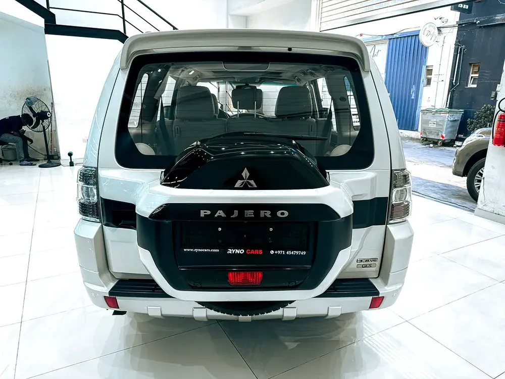 AED 970 // 20% DP // 2019 Mitsubishi Pajero GLS Top 3.8L V6 4WD - Image 8