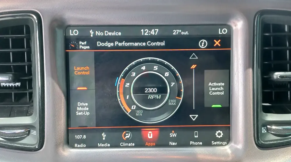 2019/ CHALLENGER/ GT/ V6/ GCC/ FREE OF ACCIDENT/ FULL SERVICE - Image 10
