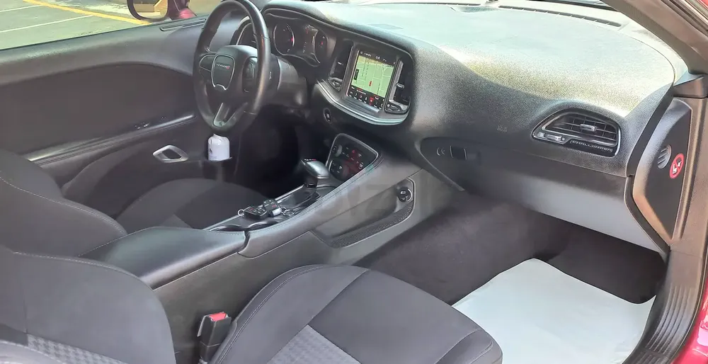2019/ CHALLENGER/ GT/ V6/ GCC/ FREE OF ACCIDENT/ FULL SERVICE - Image 11