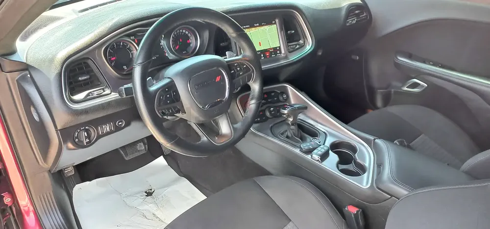 2019/ CHALLENGER/ GT/ V6/ GCC/ FREE OF ACCIDENT/ FULL SERVICE - Image 5