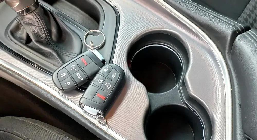 2019/ CHALLENGER/ GT/ V6/ GCC/ FREE OF ACCIDENT/ FULL SERVICE - Image 8