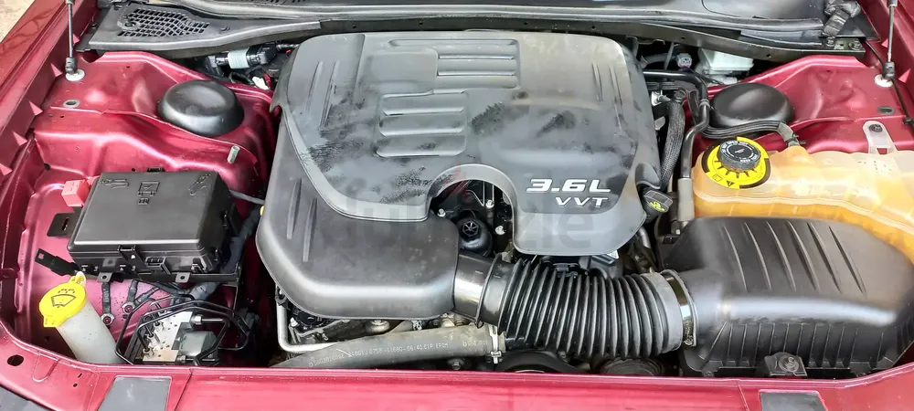 2019/ CHALLENGER/ GT/ V6/ GCC/ FREE OF ACCIDENT/ FULL SERVICE - Image 9