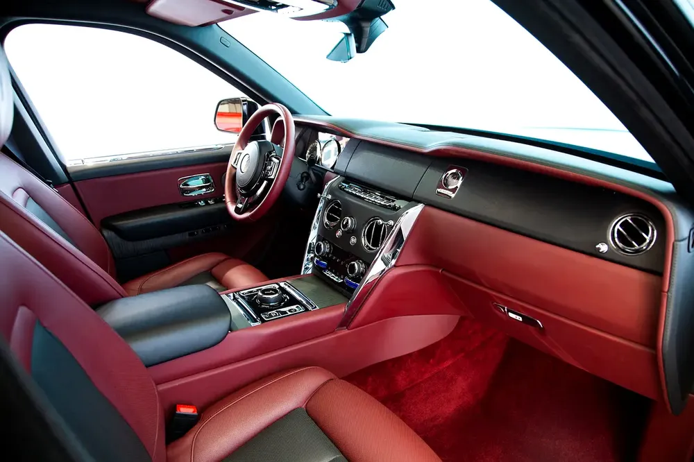 FACELIFT | BLACK BADGE KIT | CULLINAN | REAR ENTERTAINMENT | GCC | WARRANTY AVAILABLE - Image 12