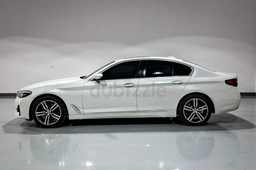 AED 1492/month | 2022 BMW 5-Series 520i | GCC Specs | Ref#450445 - Image 5