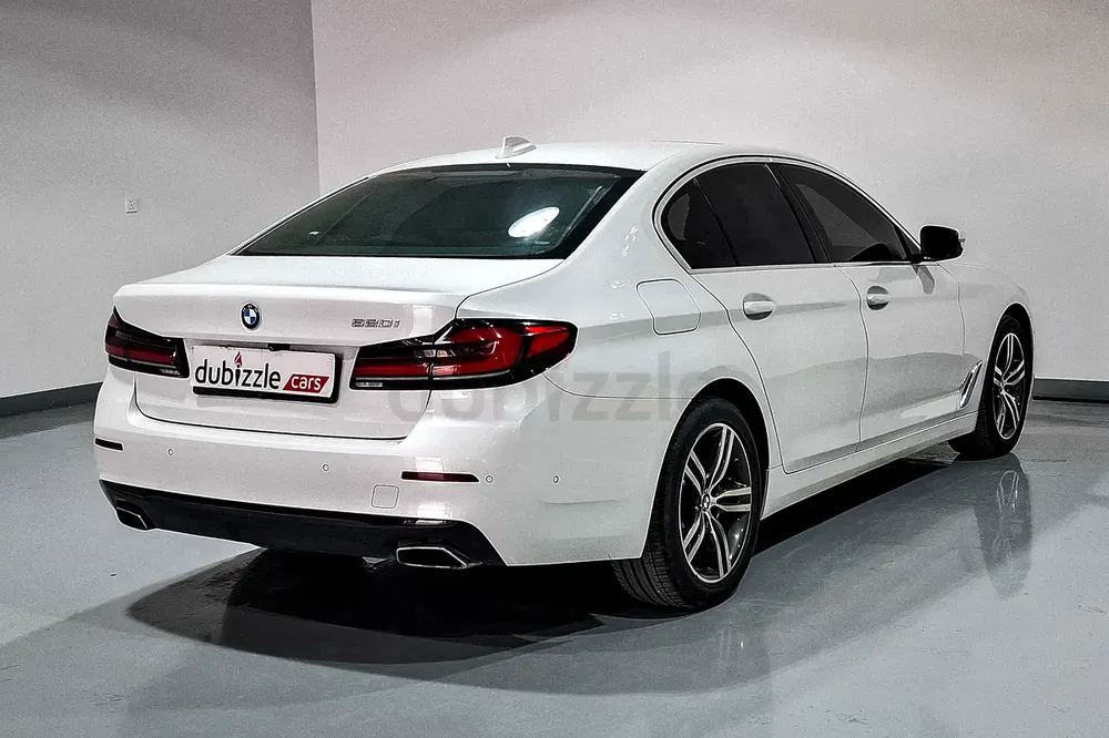 AED 1492/month | 2022 BMW 5-Series 520i | GCC Specs | Ref#450445 - Image 6