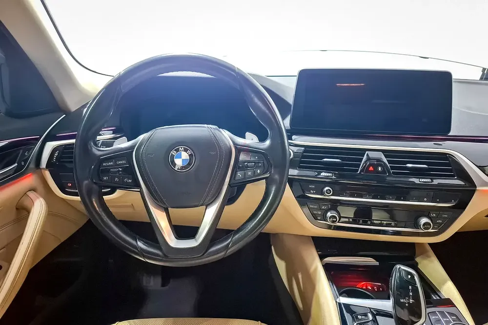 AED 1492/month | 2022 BMW 5-Series 520i | GCC Specs | Ref#450445 - Image 9