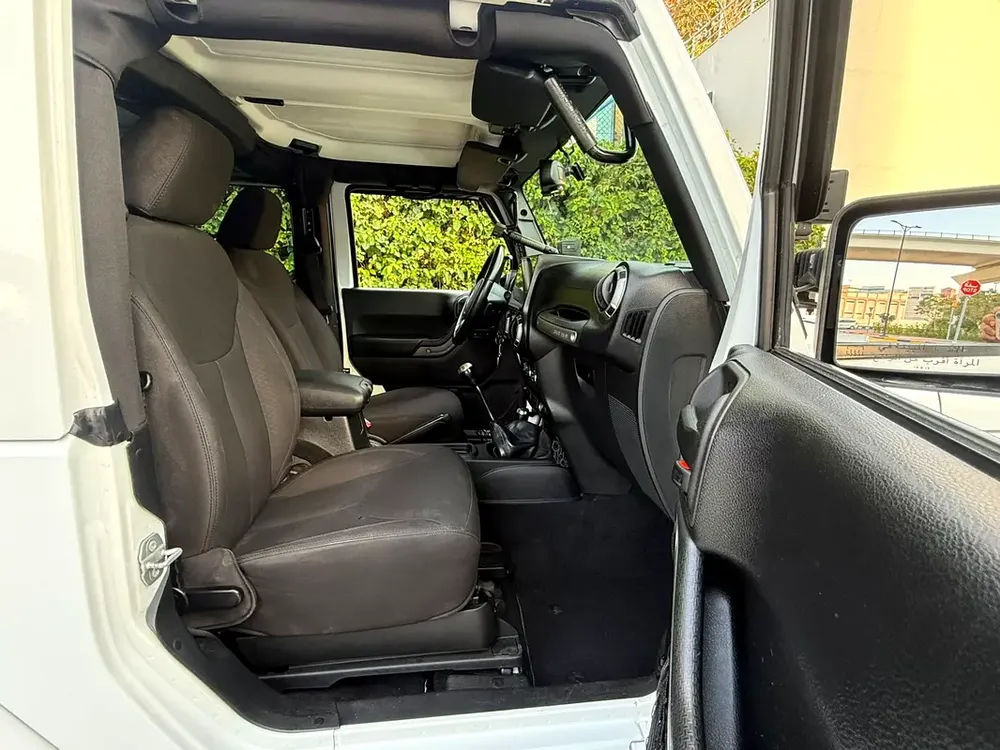 GCC Specs 2016 Jeep Wrangler Sport // 3.6L V6 - Perfect for UAE Adventures! - Image 10
