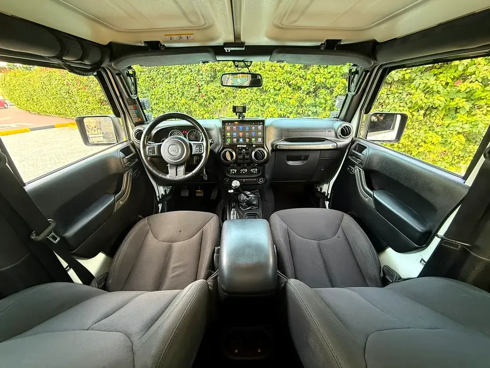 GCC Specs 2016 Jeep Wrangler Sport // 3.6L V6 - Perfect for UAE Adventures! - Image 12