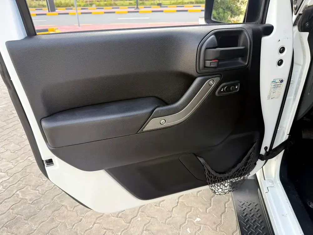 GCC Specs 2016 Jeep Wrangler Sport // 3.6L V6 - Perfect for UAE Adventures! - Image 17