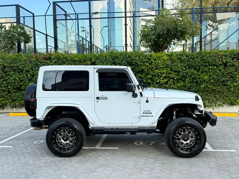 GCC Specs 2016 Jeep Wrangler Sport // 3.6L V6 - Perfect for UAE Adventures! - Image 4