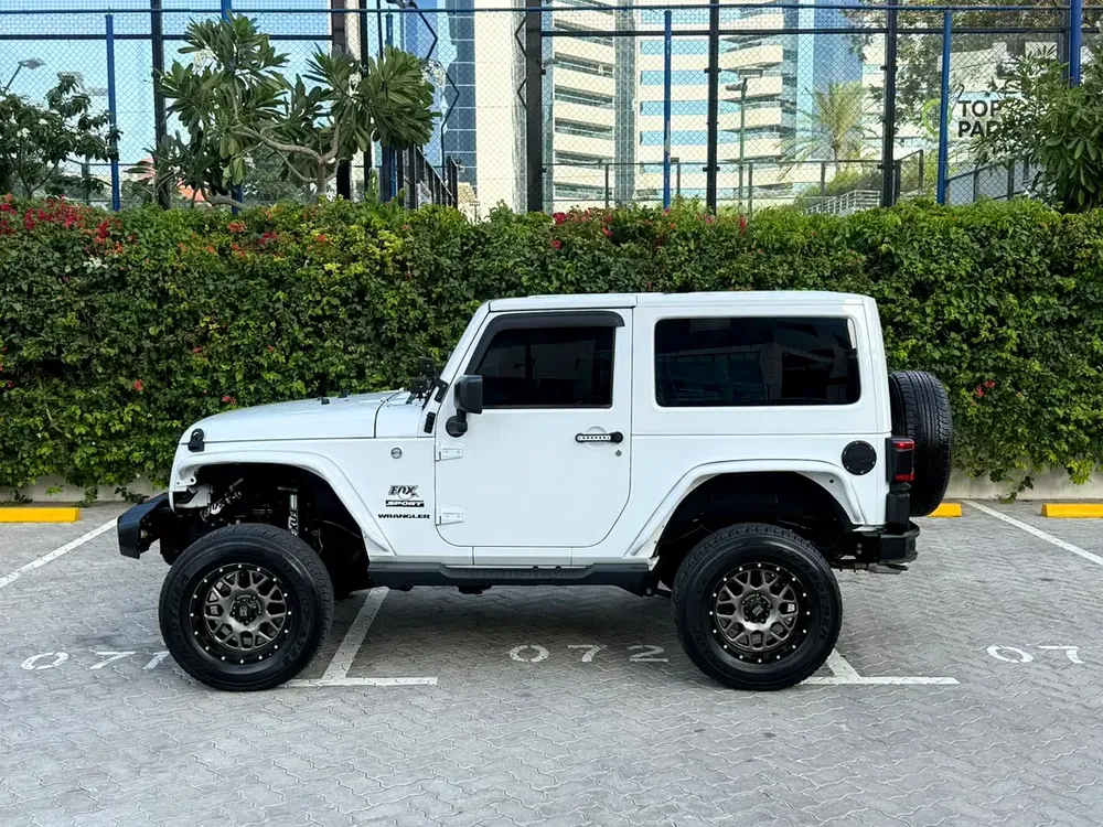 GCC Specs 2016 Jeep Wrangler Sport // 3.6L V6 - Perfect for UAE Adventures! - Image 5