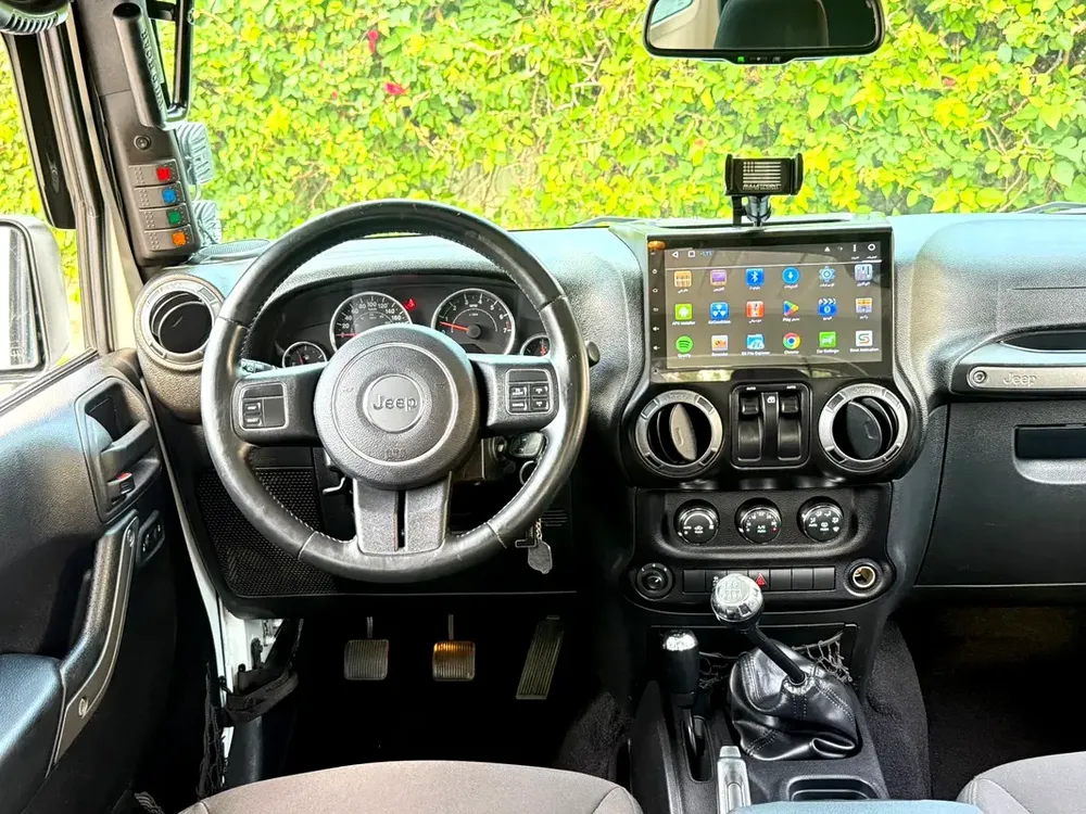 GCC Specs 2016 Jeep Wrangler Sport // 3.6L V6 - Perfect for UAE Adventures! - Image 9