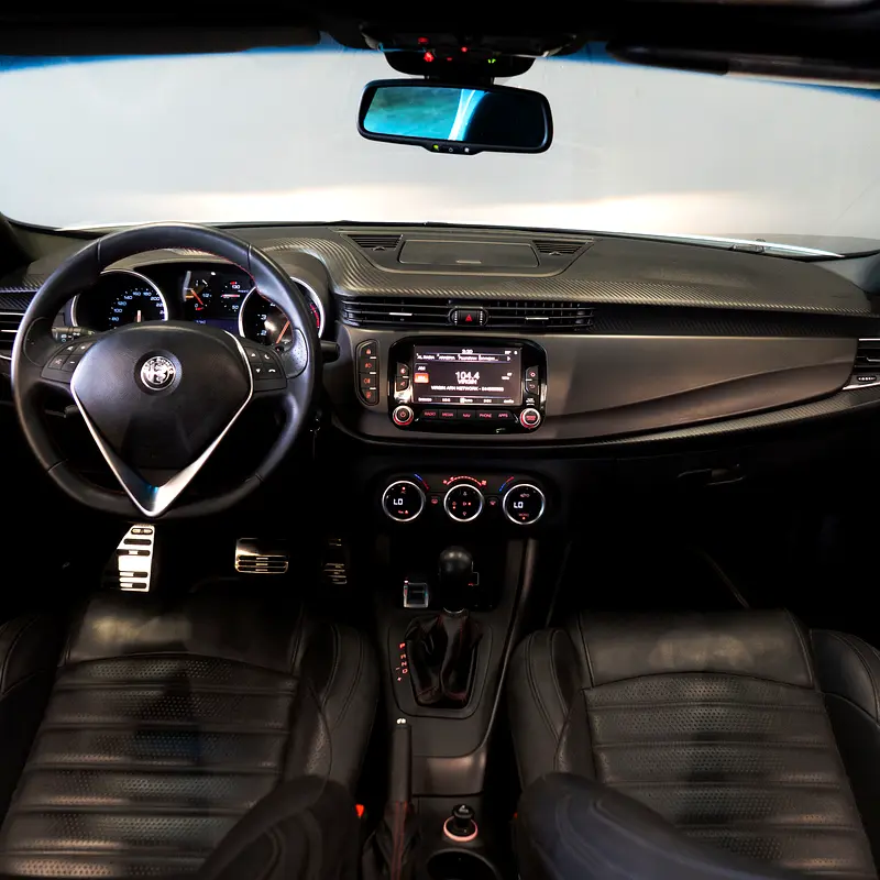 AED 862 p.m • 0% Downpayment • Alfa Romeo Giulietta Veloce  • 1 Year Warranty - Image 8