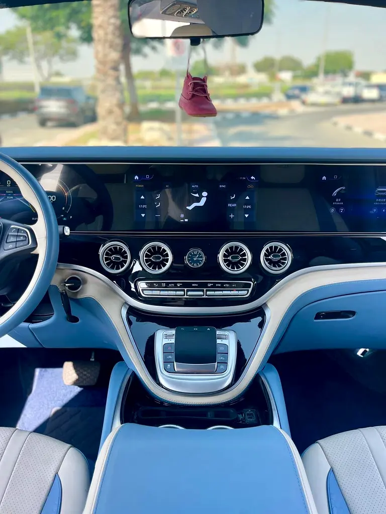 2024 Mercedes V-Class Vip Seats - Image 9