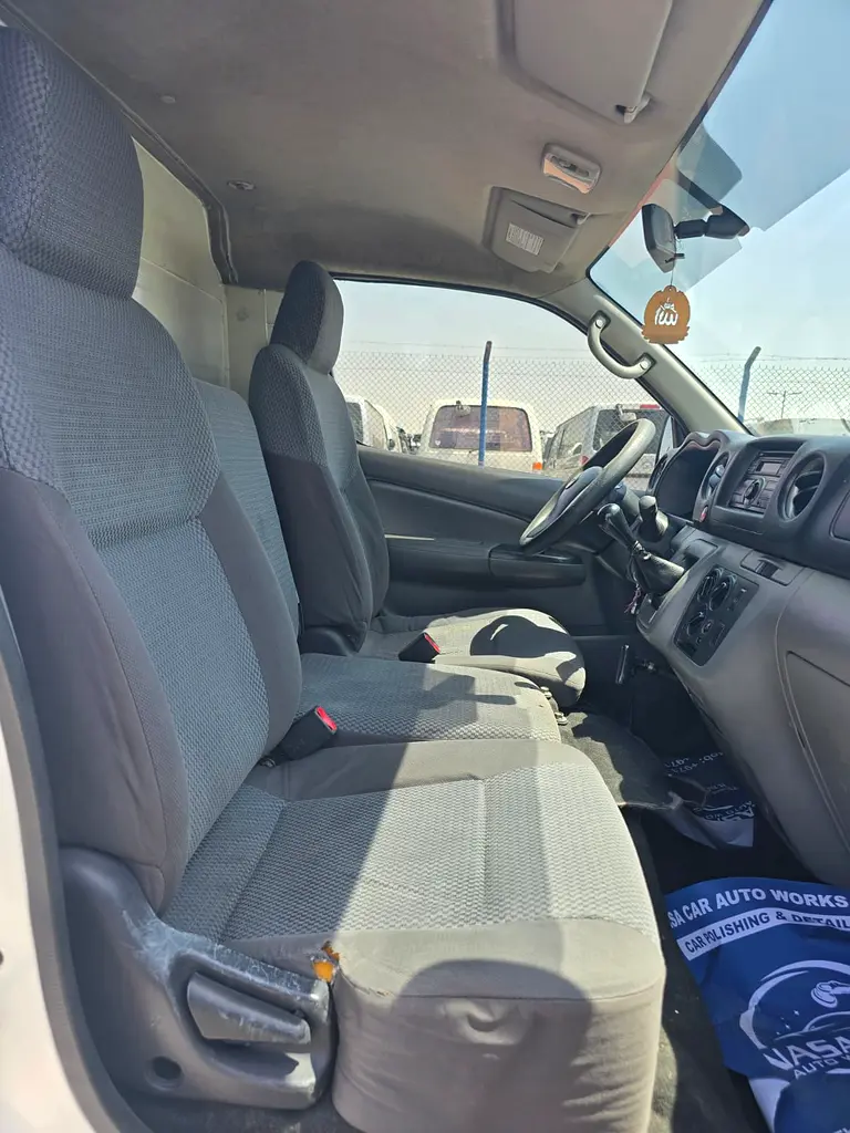 Mitsubishi Fuso chillar // Gcc space // Model 2016 // Good conditions - Image 13
