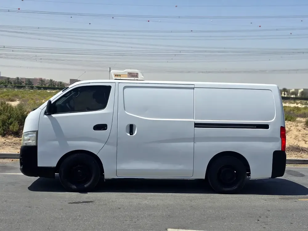 Mitsubishi Fuso chillar // Gcc space // Model 2016 // Good conditions - Image 4
