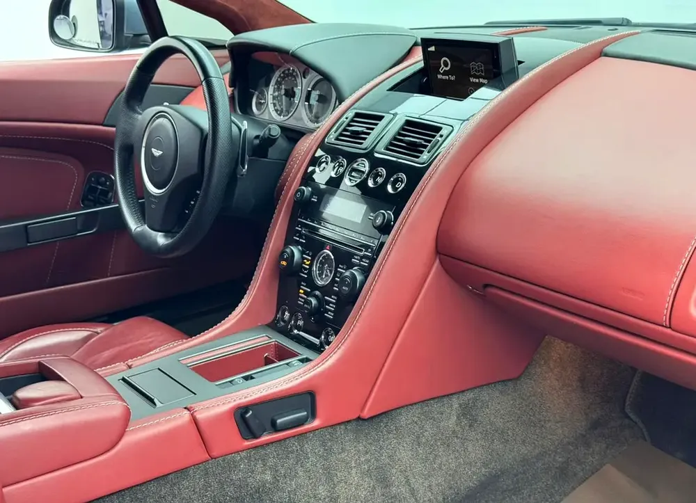 2015 Aston Martin Vantage V8, Full Aston Martin Service History, Excellent Condition, GCC - Image 7