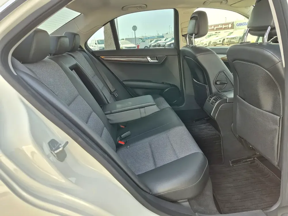 2008 Mercedes-Benz C-Class C250 Luxury - Japanese Specs - Mint Condition - Image 11