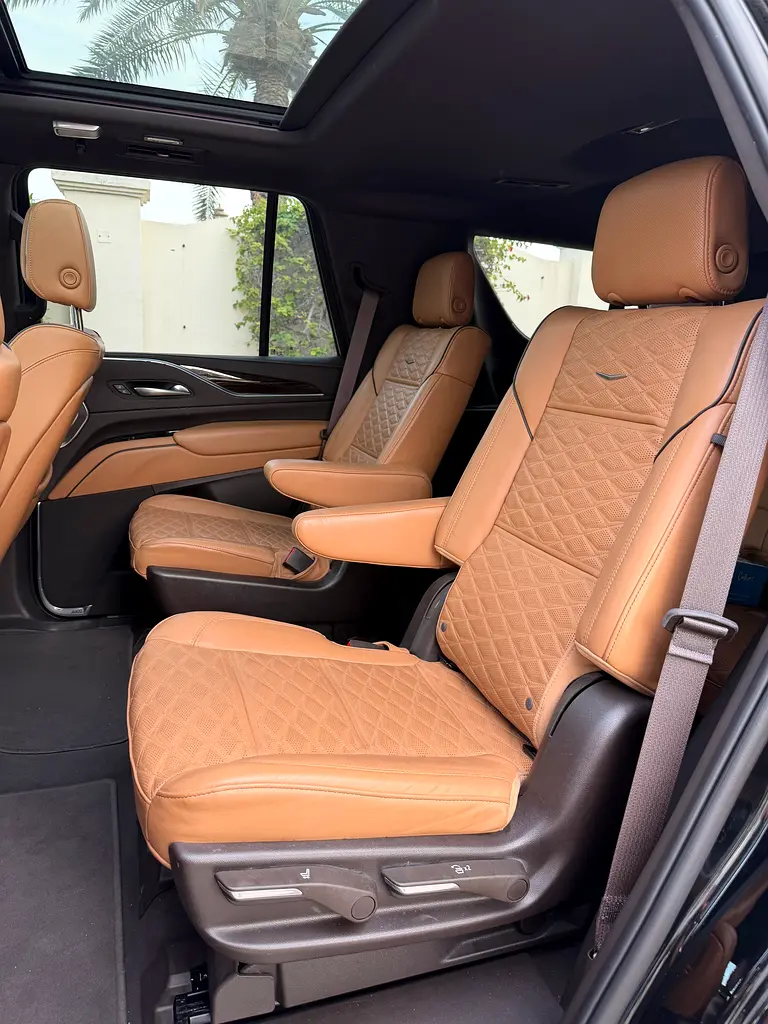 Cadillac escalade 2022 Gcc ( original paint ) - Image 11