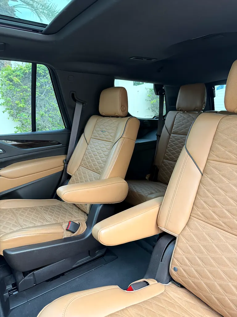 Cadillac escalade 2022 Gcc ( original paint ) - Image 12