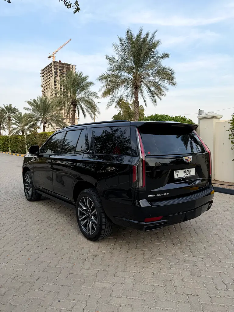 Cadillac escalade 2022 Gcc ( original paint ) - Image 4