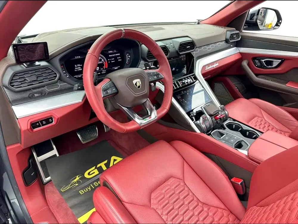 Lamborghini Urus S 2020 Japanese Specs - Pristine Condition - Image 11