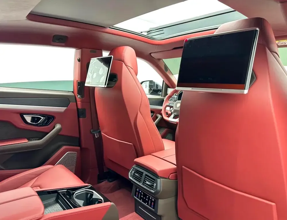 Lamborghini Urus S 2020 Japanese Specs - Pristine Condition - Image 9