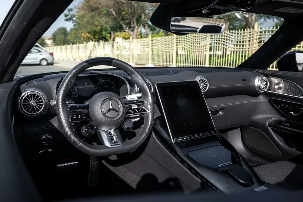 2024 Mercedes-AMG SL63 Roadster | 4.0L V8 Bi-Turbo | 577 HP | 4,000 KM | 2 Years Warranty + Service - Image 12