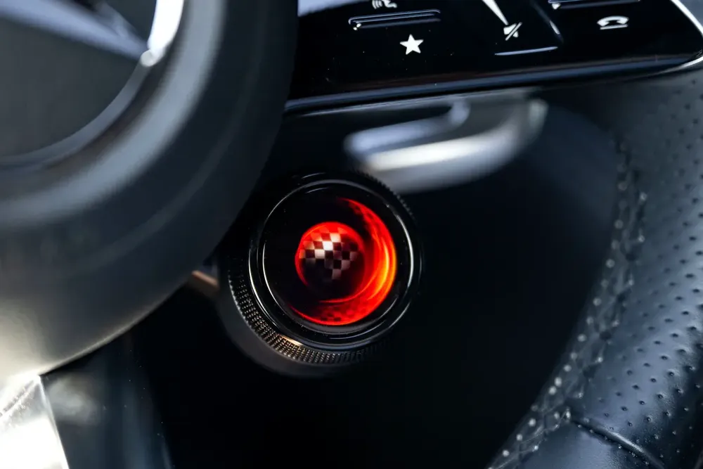 2024 Mercedes-AMG SL63 Roadster | 4.0L V8 Bi-Turbo | 577 HP | 4,000 KM | 2 Years Warranty + Service - Image 15