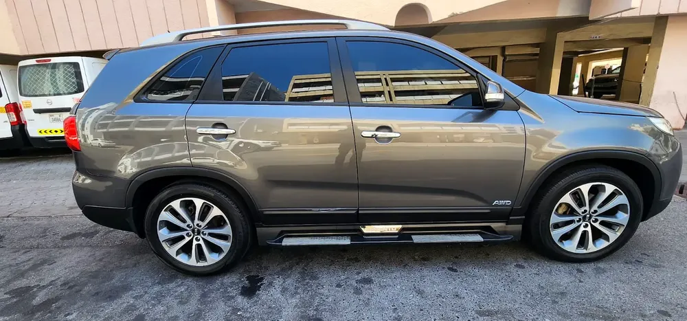 2015 KIA SOTENTO 7 SEATER EX FULL OPTION PANORAMIC SUNROOF POWER SEAT - Image 12