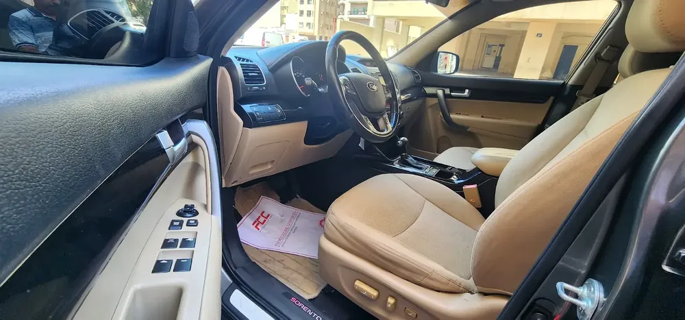 2015 KIA SOTENTO 7 SEATER EX FULL OPTION PANORAMIC SUNROOF POWER SEAT - Image 6