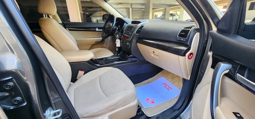 2015 KIA SOTENTO 7 SEATER EX FULL OPTION PANORAMIC SUNROOF POWER SEAT - Image 7