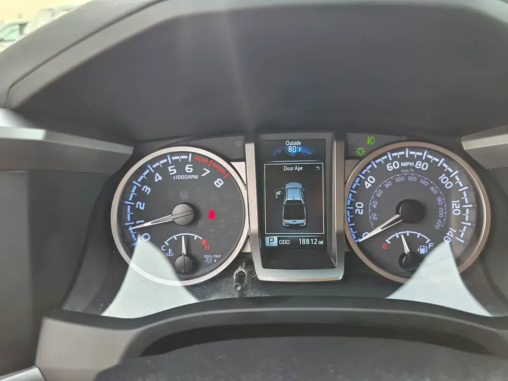 2023 Toyota Tacoma TRD Off Road Edition - 3.5L V6 AWD Full Option With Push  Radar Great Condition - Image 17
