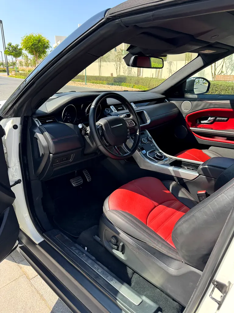 Land Rover Range Rover Evoque Dynamic HSE 2017 | GCC Specs | Low Mileage - Image 10