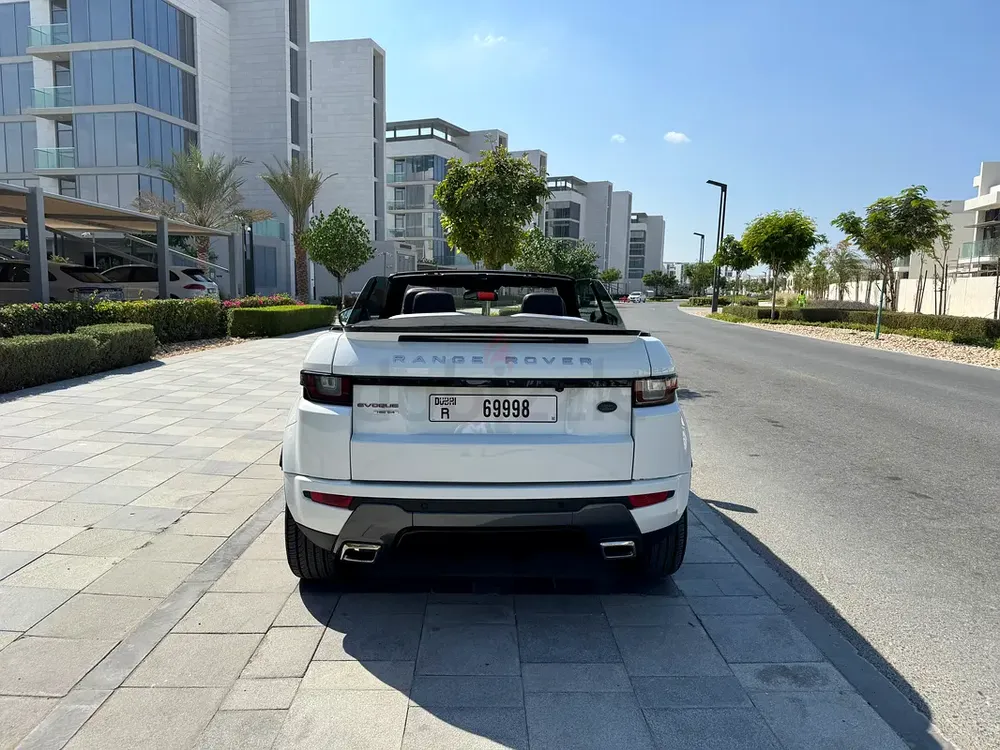 Land Rover Range Rover Evoque Dynamic HSE 2017 | GCC Specs | Low Mileage - Image 4