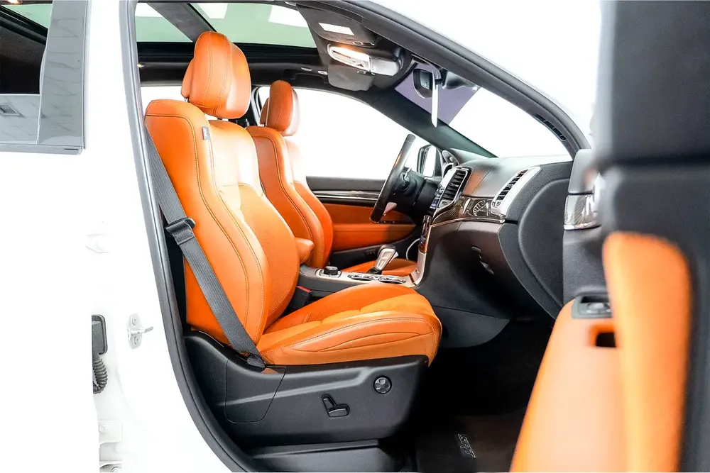 3,754 AED / 60 month’s | 0% DP | 2019 Jeep Grand Cherokee SRT / Full Jeep Service History / Jeep War - Image 8